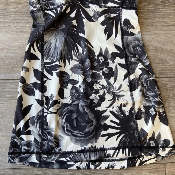 LULULEMON Aria Tank II Brisk Bloom Black White - Picture 12 of 14